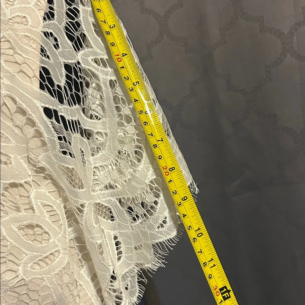 Tobi Elegant White Lace Dress with Deep V-Neck size M - Picture 10 of 16